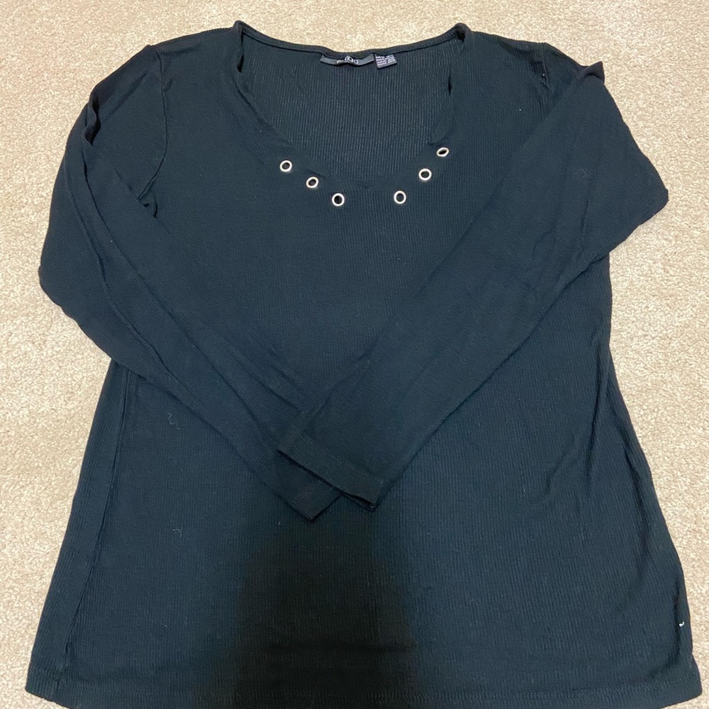 Thin black sweat
